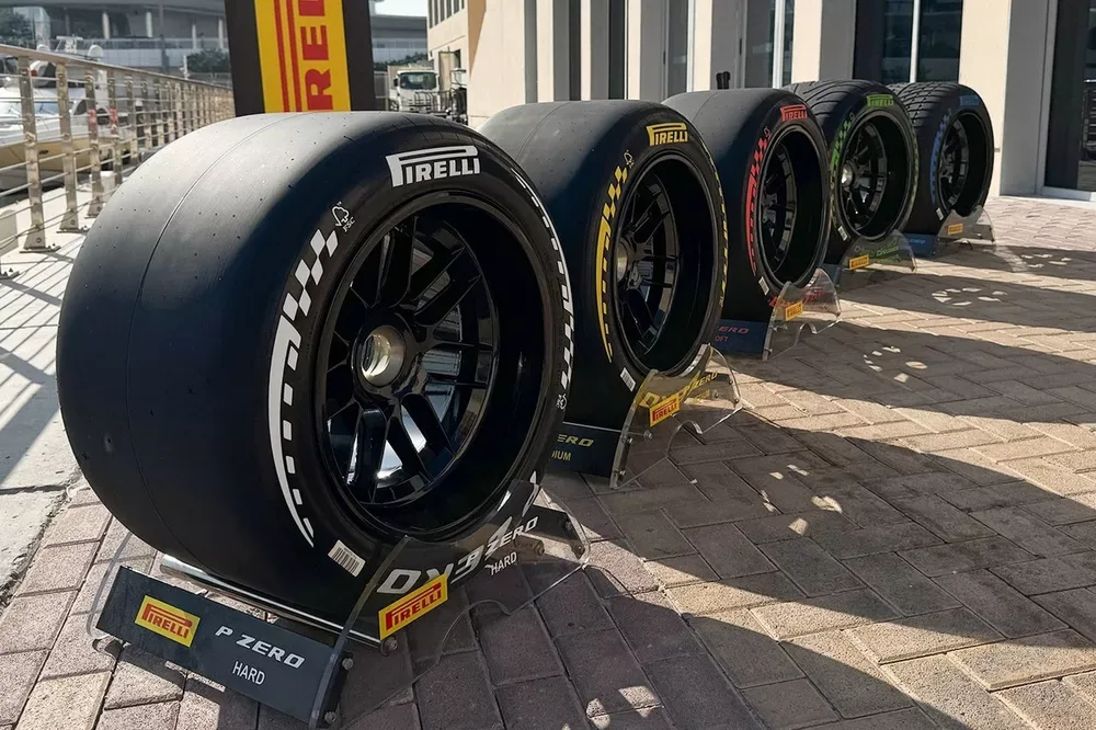 Pirelli se la juega en Barcelona 2026: ¿Más paradas o un quilombo estratégico?